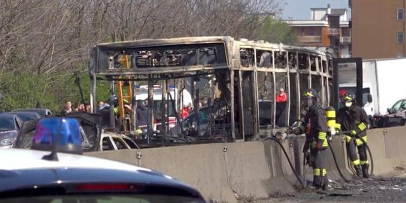 ايطاليا: ايقاف سائق أضرم النار في حافلة تقل51 طفلا